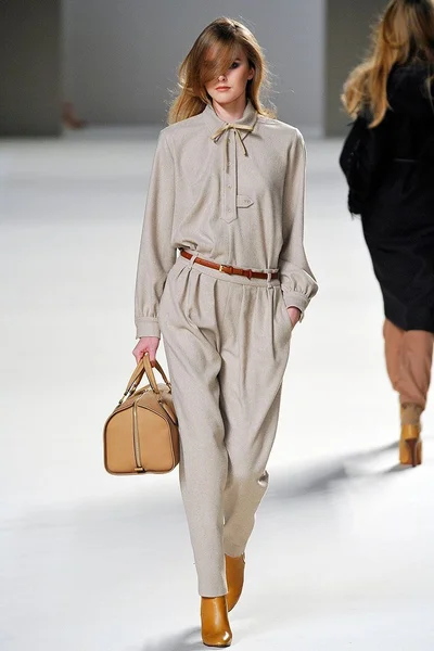 Look 27